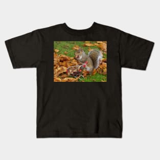 squirrel with shopping cart Kids T-Shirt